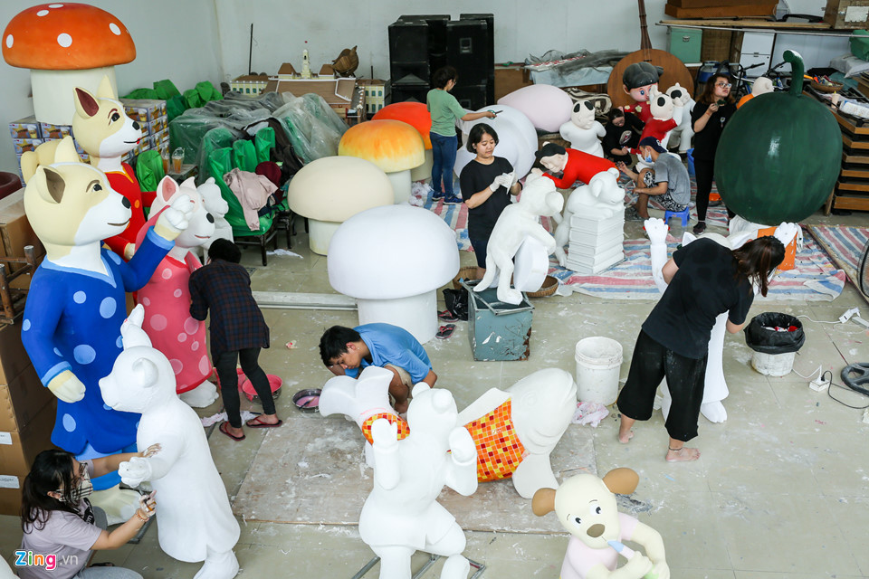 Xưởng chế tác linh vật đường hoa Nguyễn Huệ dịp Tết